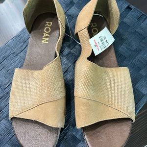 Roan sandals